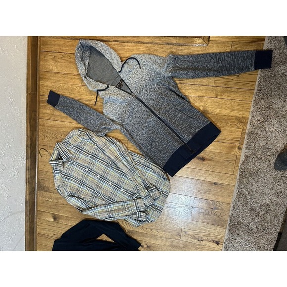 Michael Kors Lot Of 4 Shirts/Sweaters Men’s Size XS And Small - Picture 13 of 16